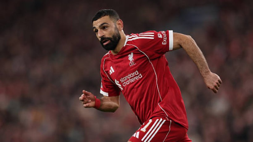 ريال مدريد يقرر عدم التعاقد مع محمد صلاح ويترك الباب مفتوحًا للدوري السعودي